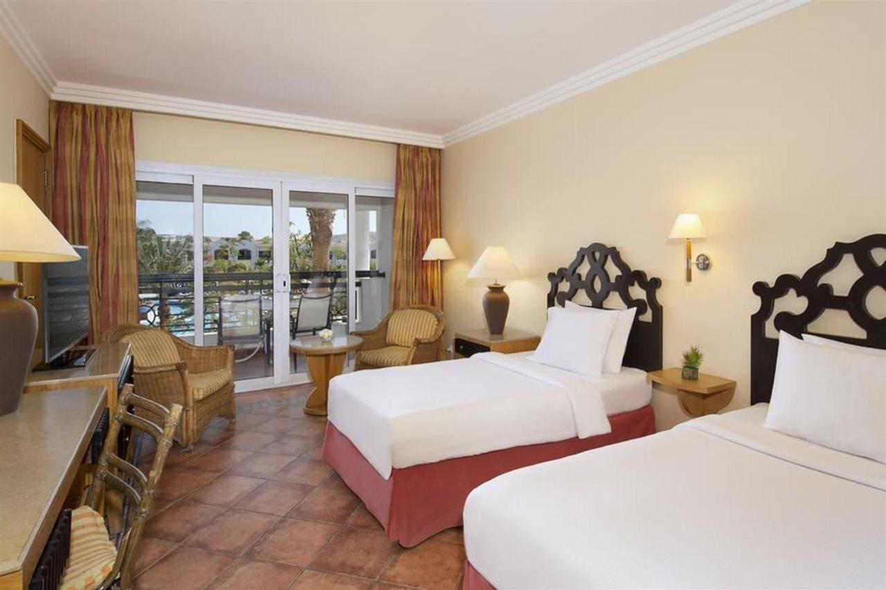 Sharm Dreams Vacation Club - Aqua Park Hotel Ngoại thất bức ảnh A room at the Hilton Luxor