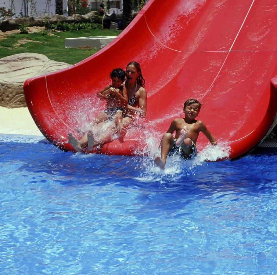 Sharm Dreams Vacation Club - Aqua Park Hotel Ngoại thất bức ảnh A water slide